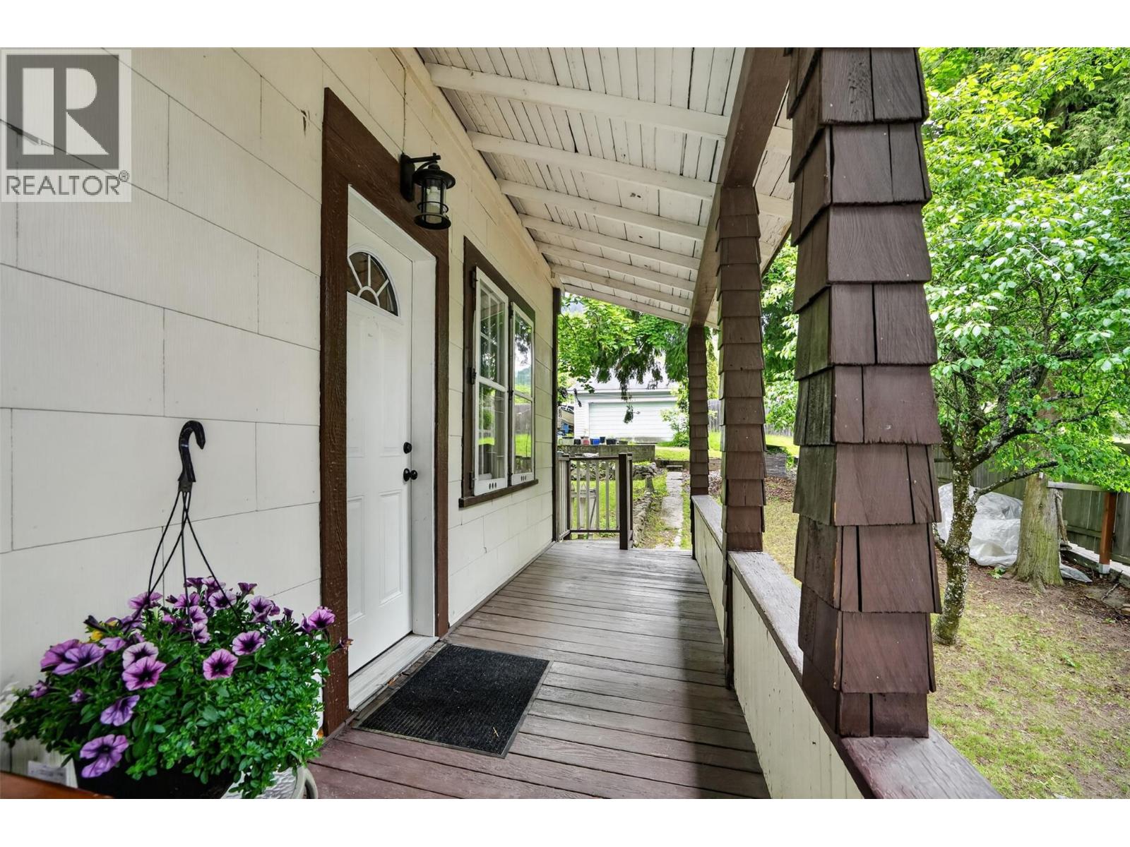 404 Houston Street - 6