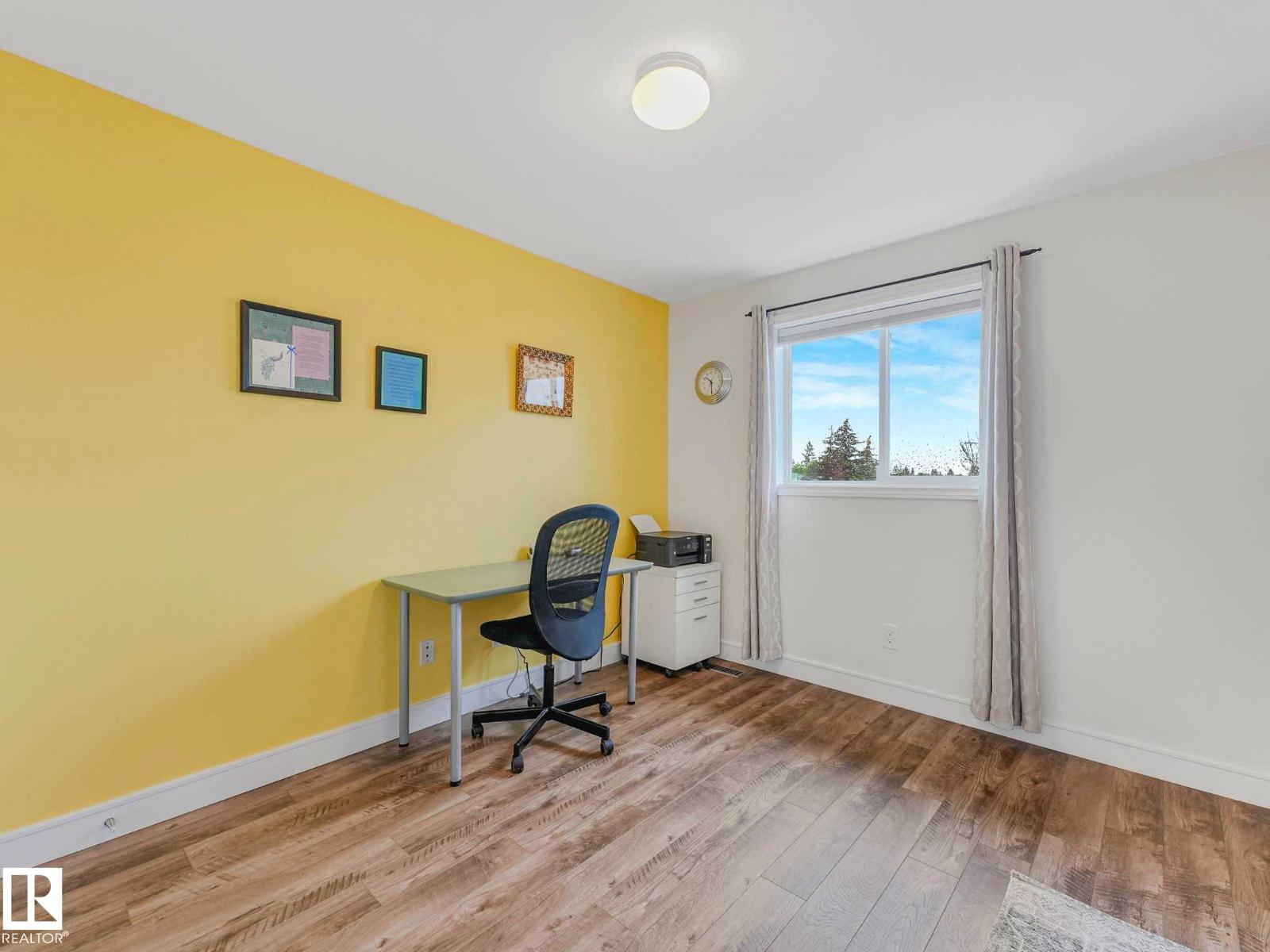 #35 15215 126 ST NW - 19