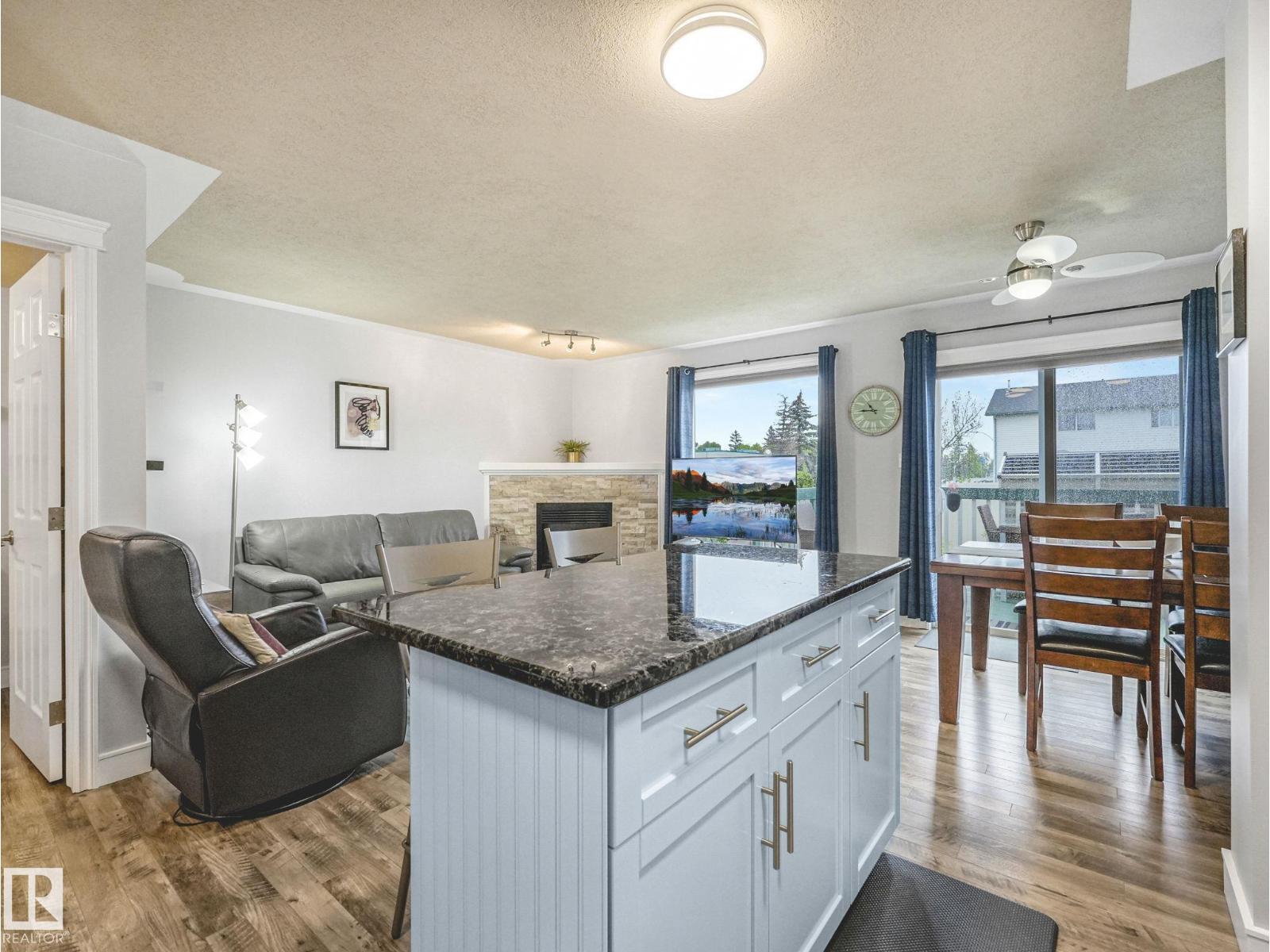 #35 15215 126 ST NW - 5