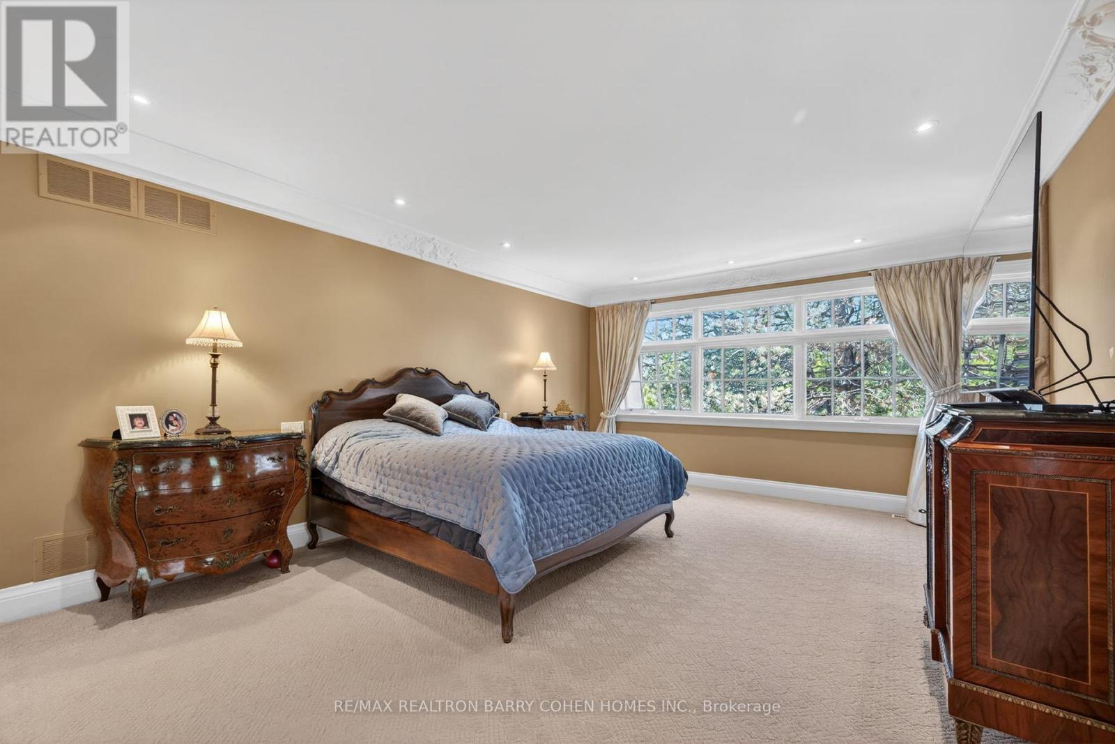 21 FIFESHIRE ROAD - 21
