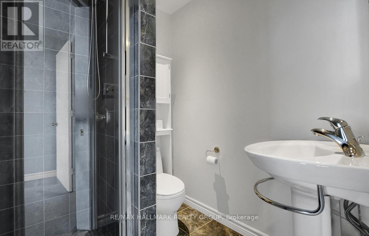 261 BRUYERE STREET - 18