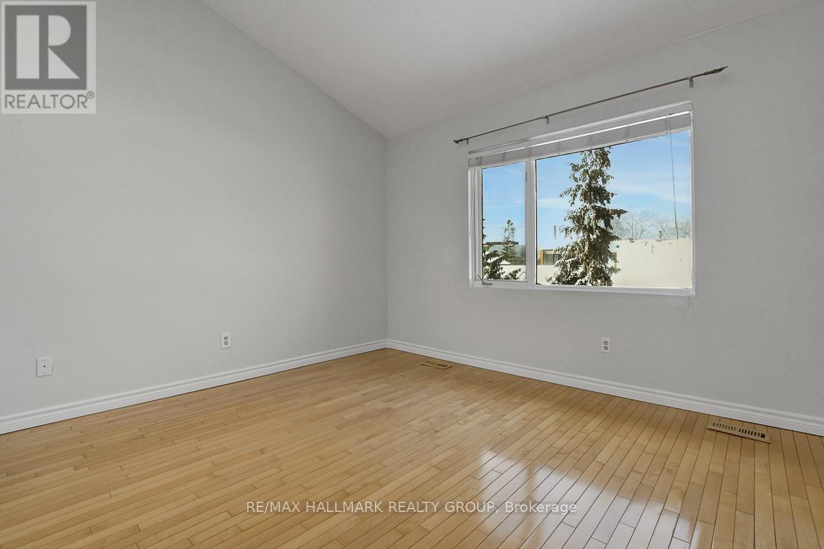 261 BRUYERE STREET - 28