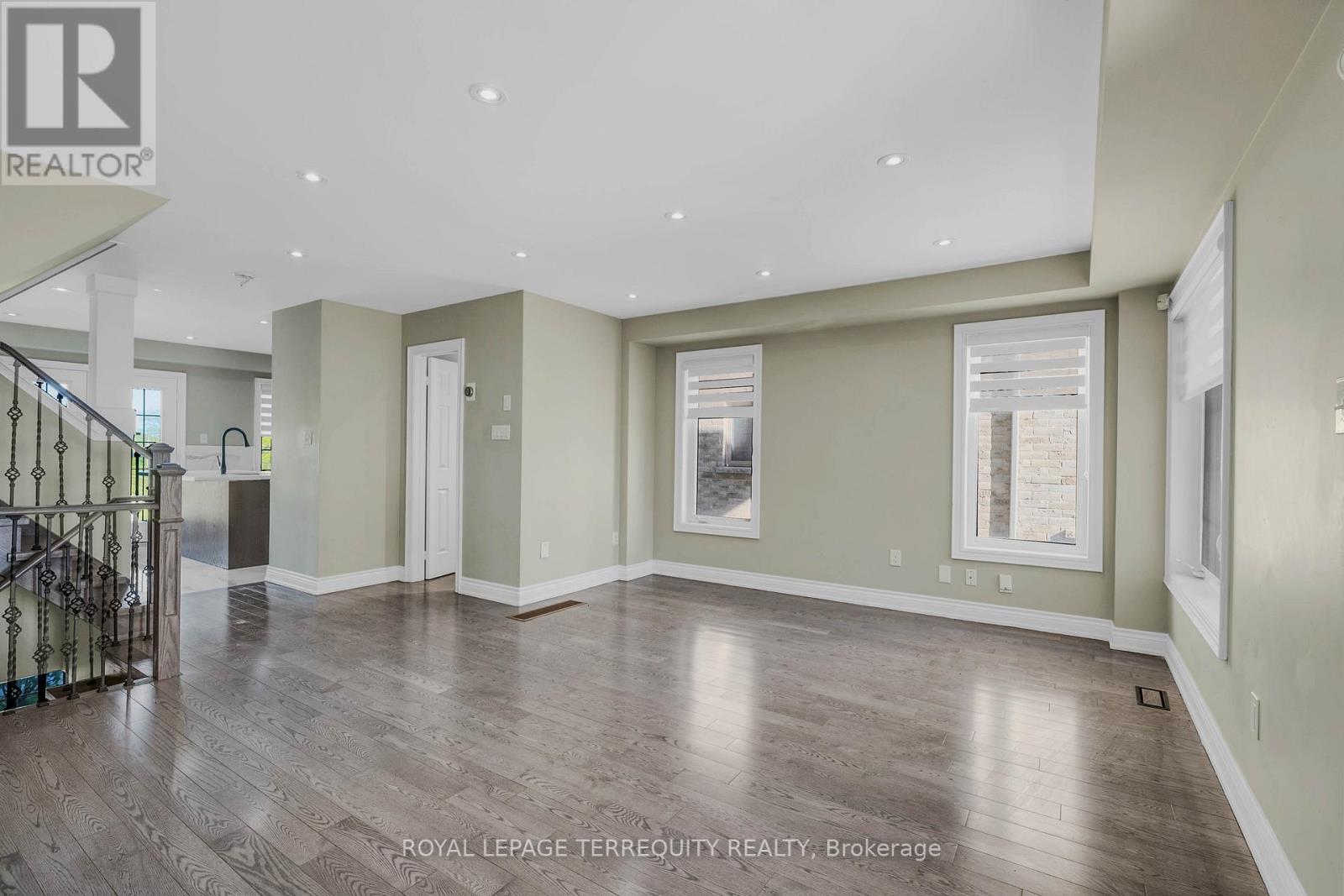 856 AUDLEY ROAD N - 12