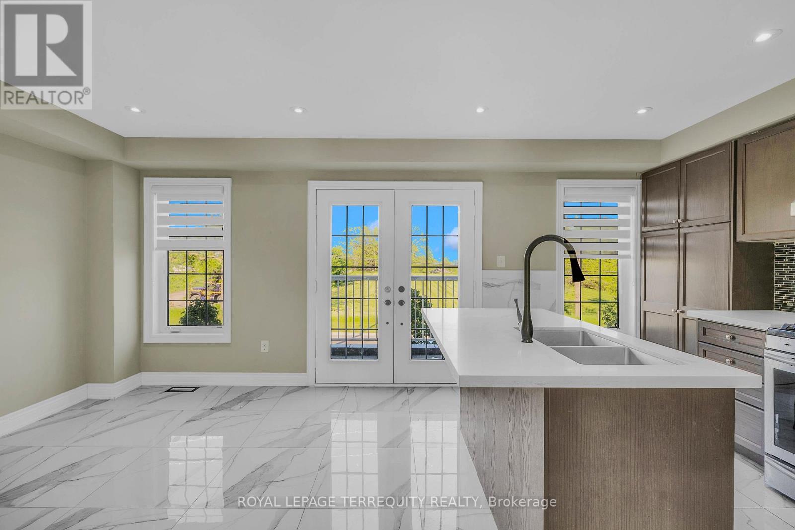 856 AUDLEY ROAD N - 15