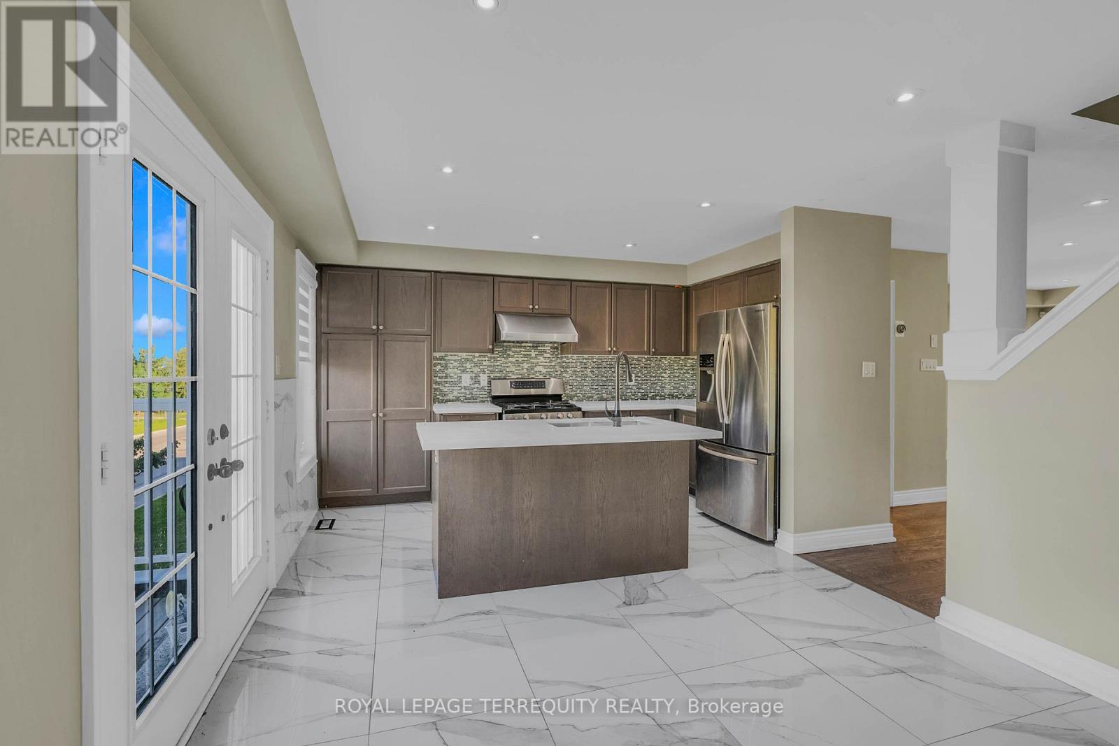 856 AUDLEY ROAD N - 16