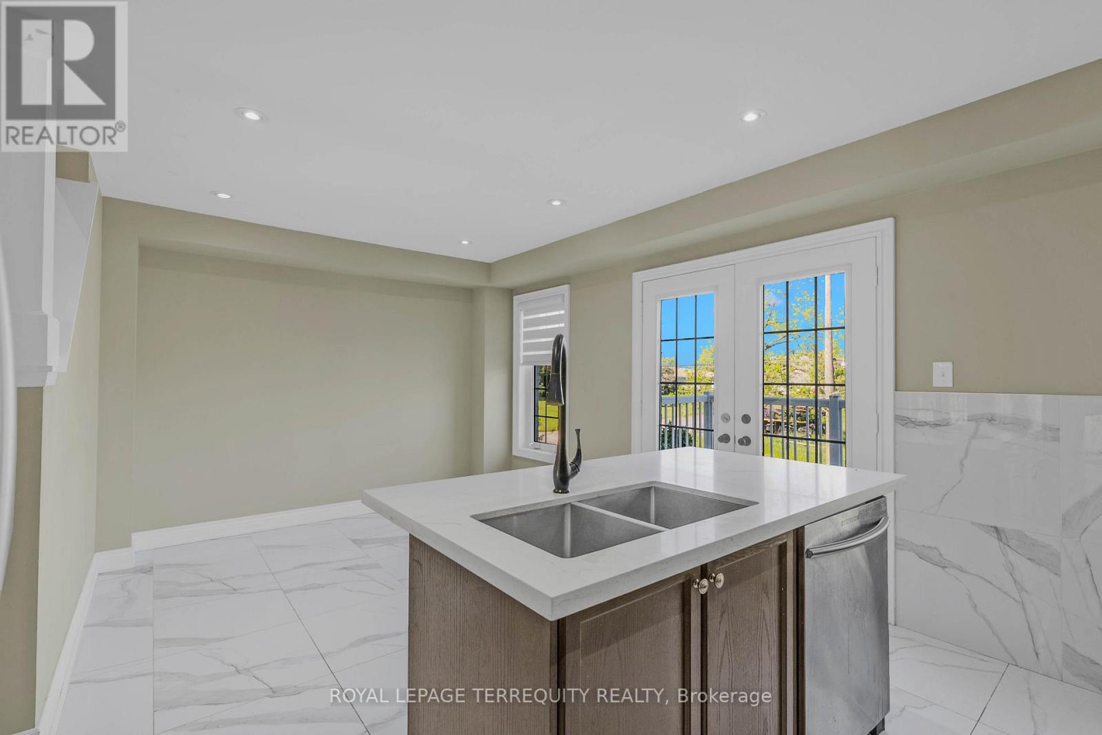 856 AUDLEY ROAD N - 20