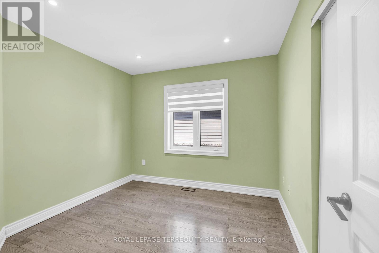856 AUDLEY ROAD N - 26