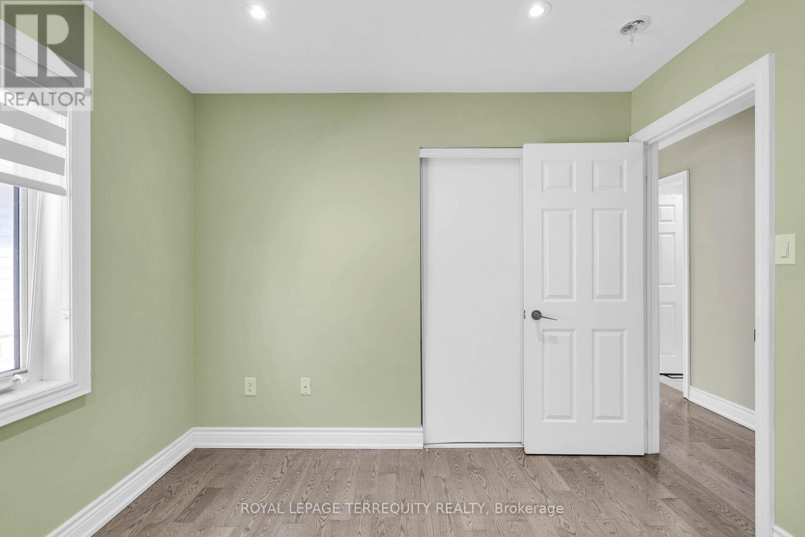 856 AUDLEY ROAD N - 27
