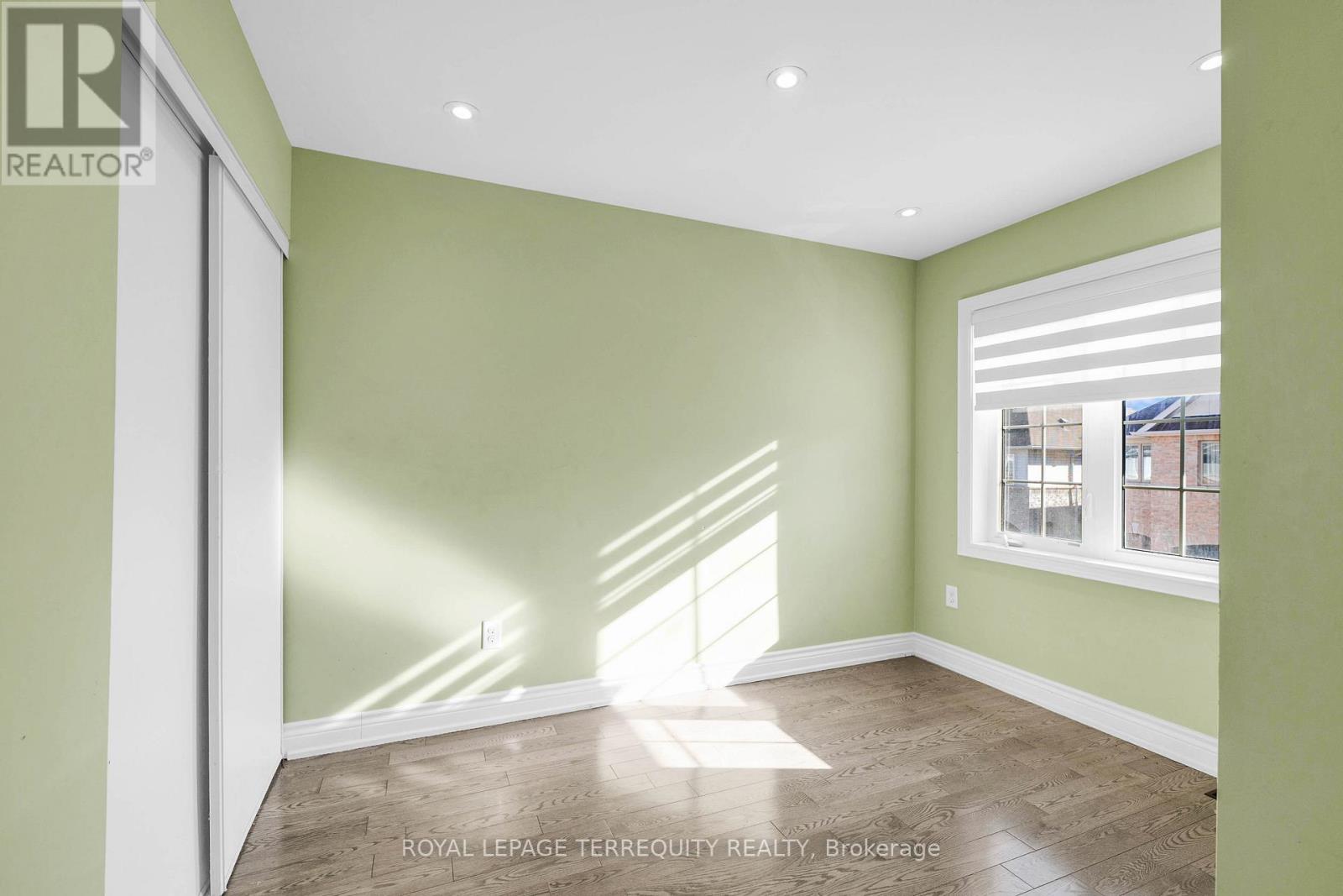 856 AUDLEY ROAD N - 28