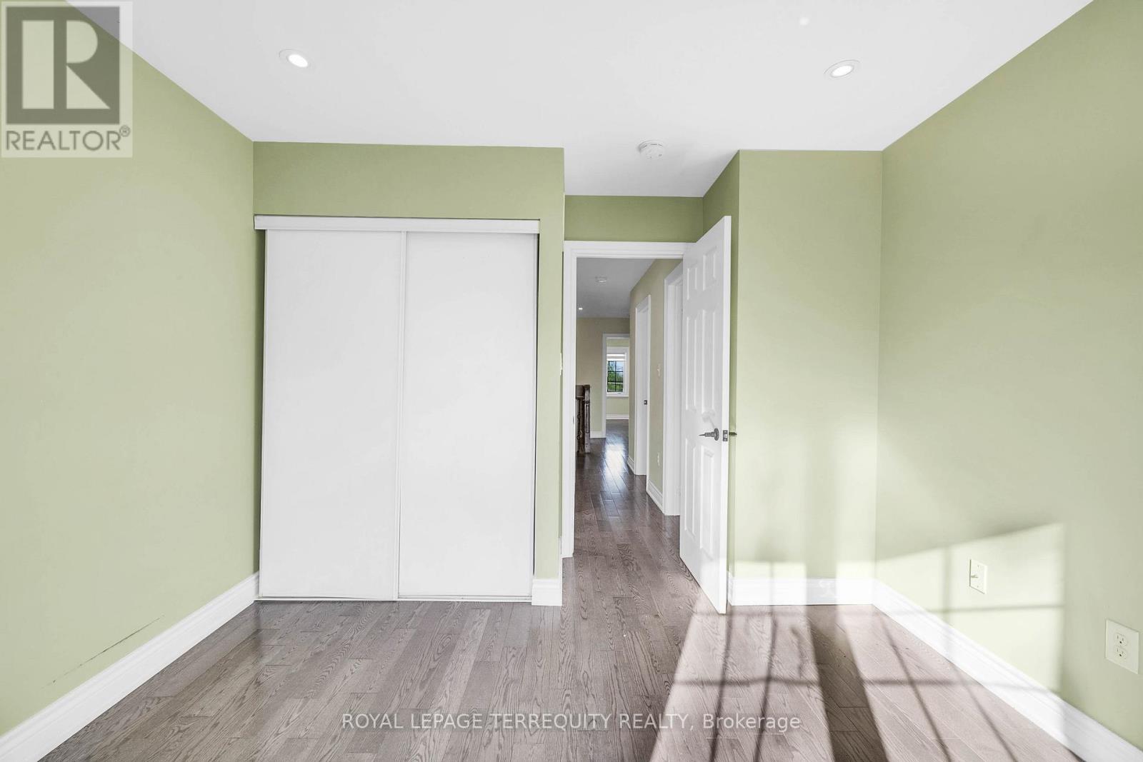 856 AUDLEY ROAD N - 31