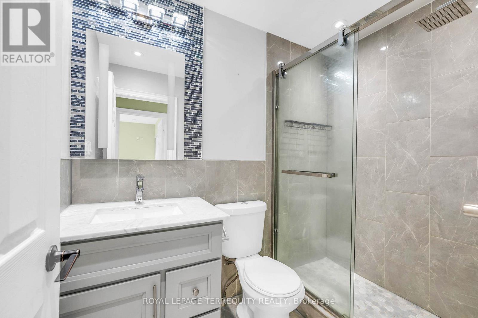 856 AUDLEY ROAD N - 32