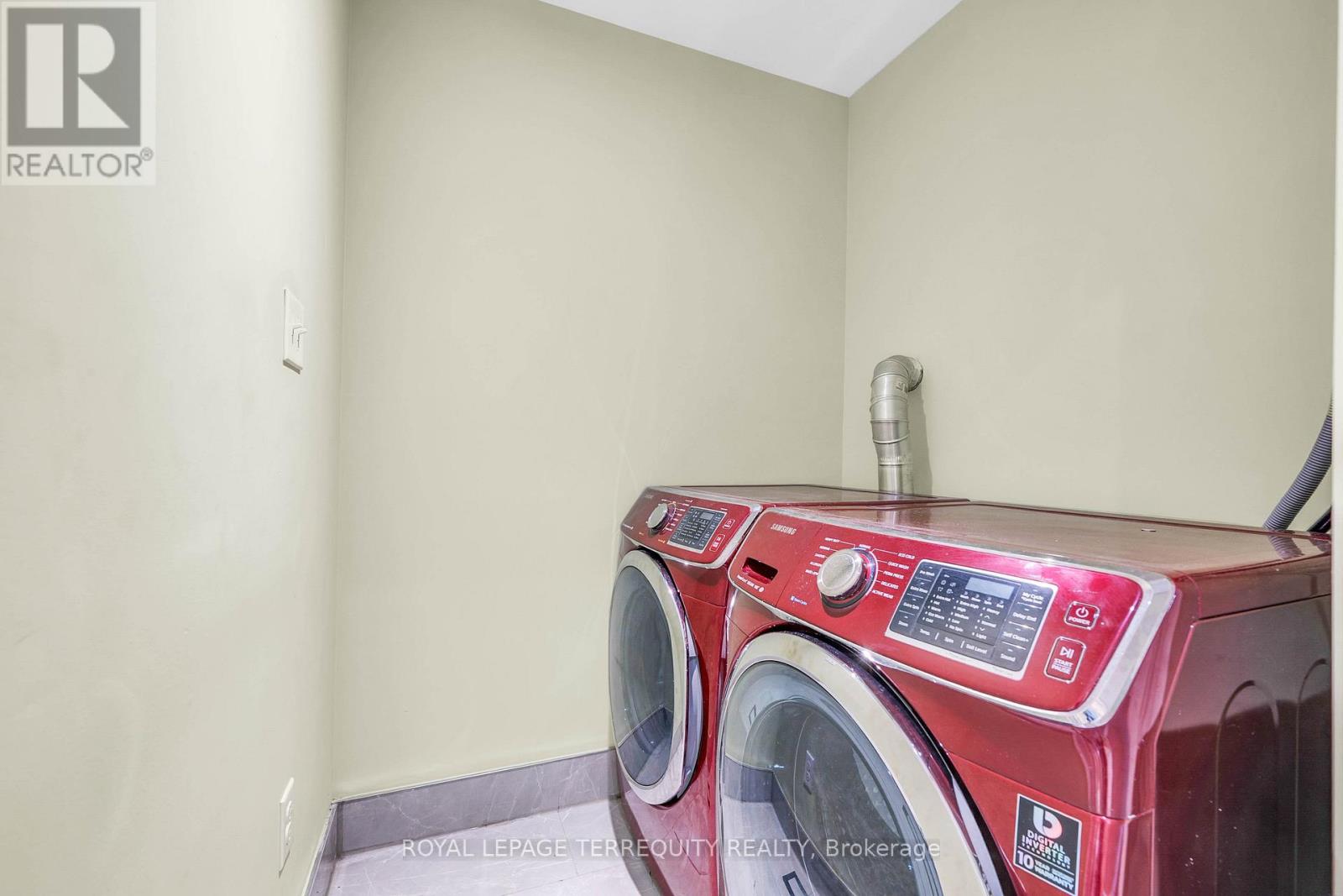 856 AUDLEY ROAD N - 33