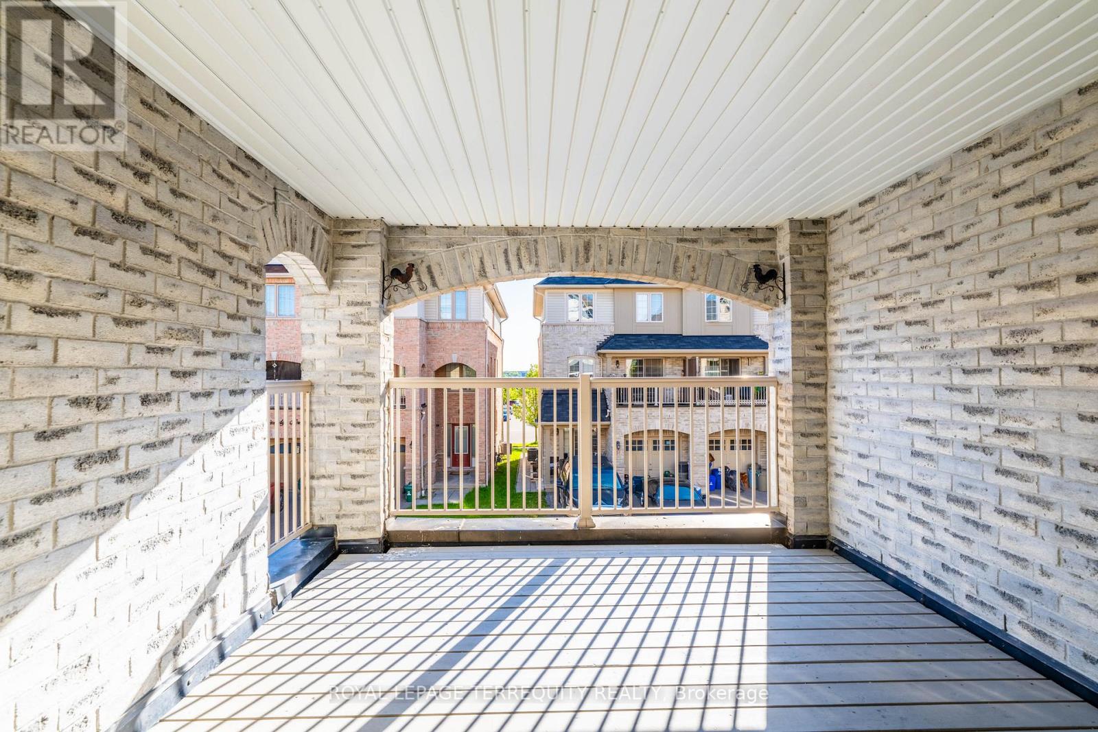 856 AUDLEY ROAD N - 36