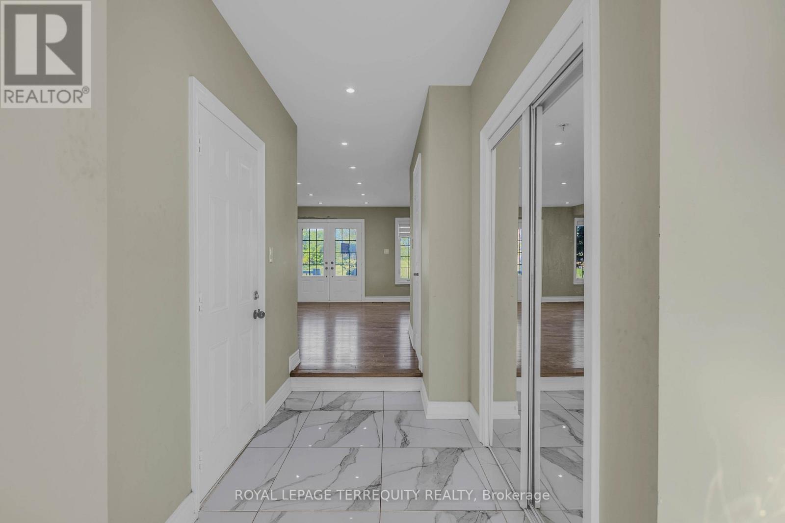 856 AUDLEY ROAD N - 5
