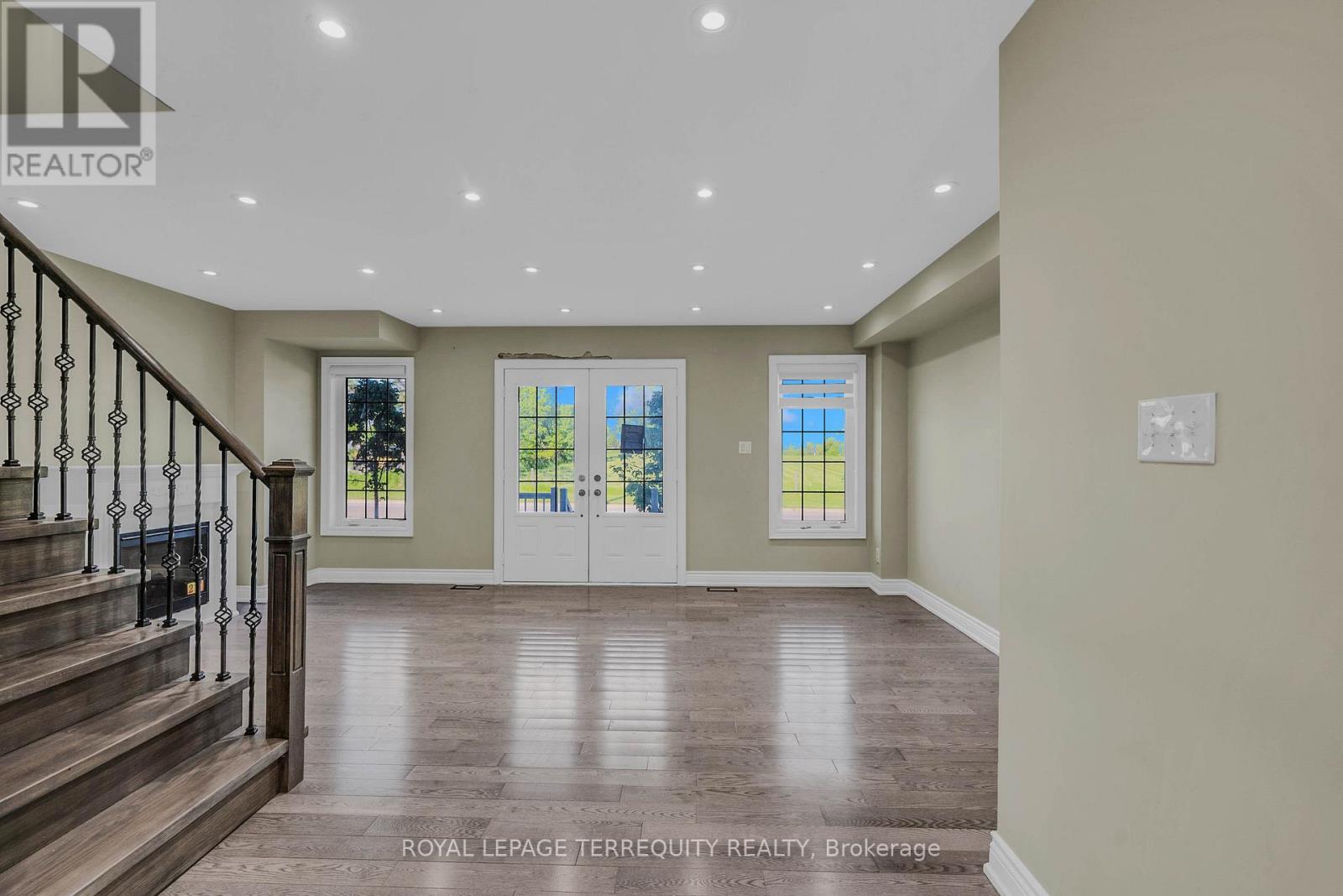 856 AUDLEY ROAD N - 6