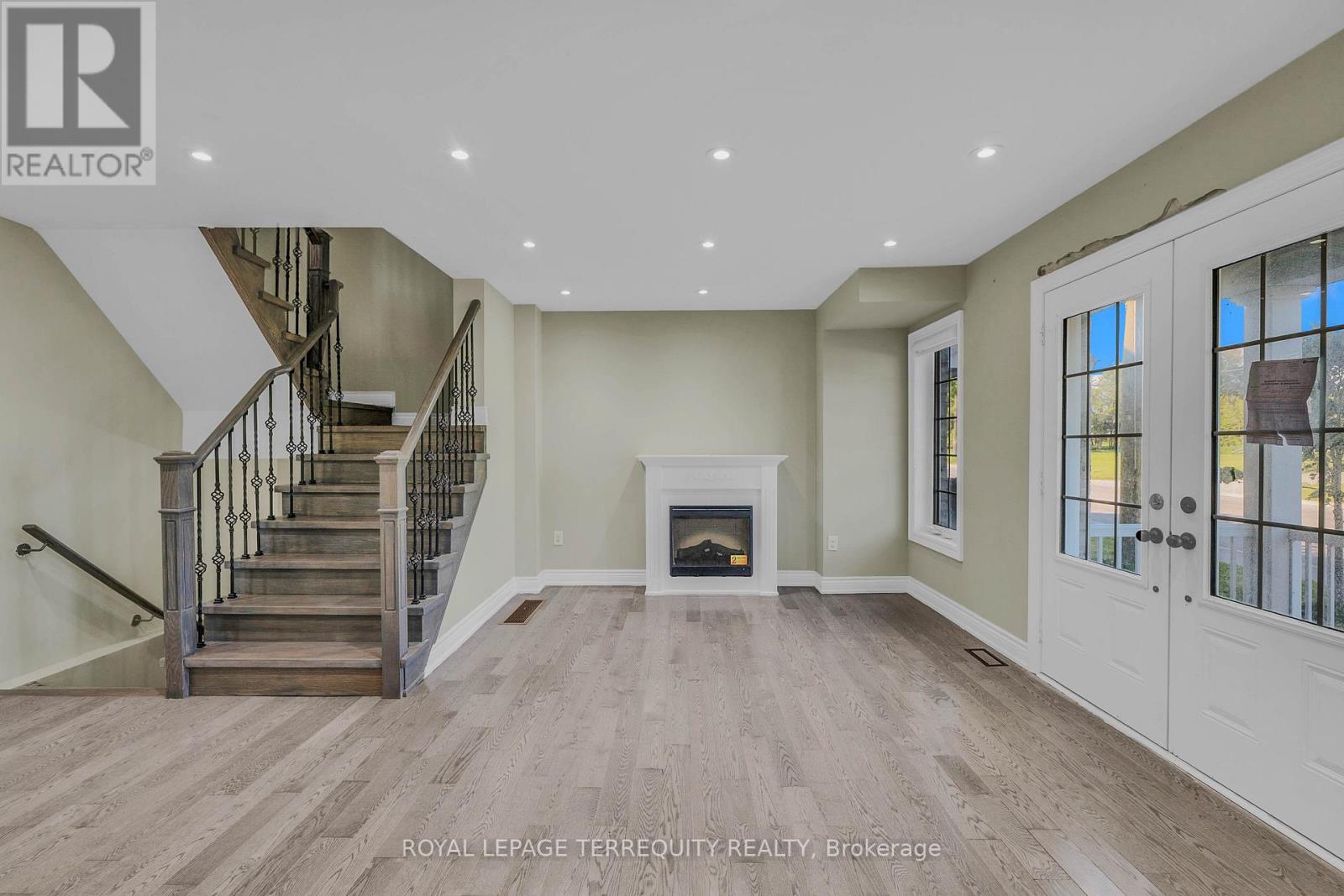856 AUDLEY ROAD N - 9