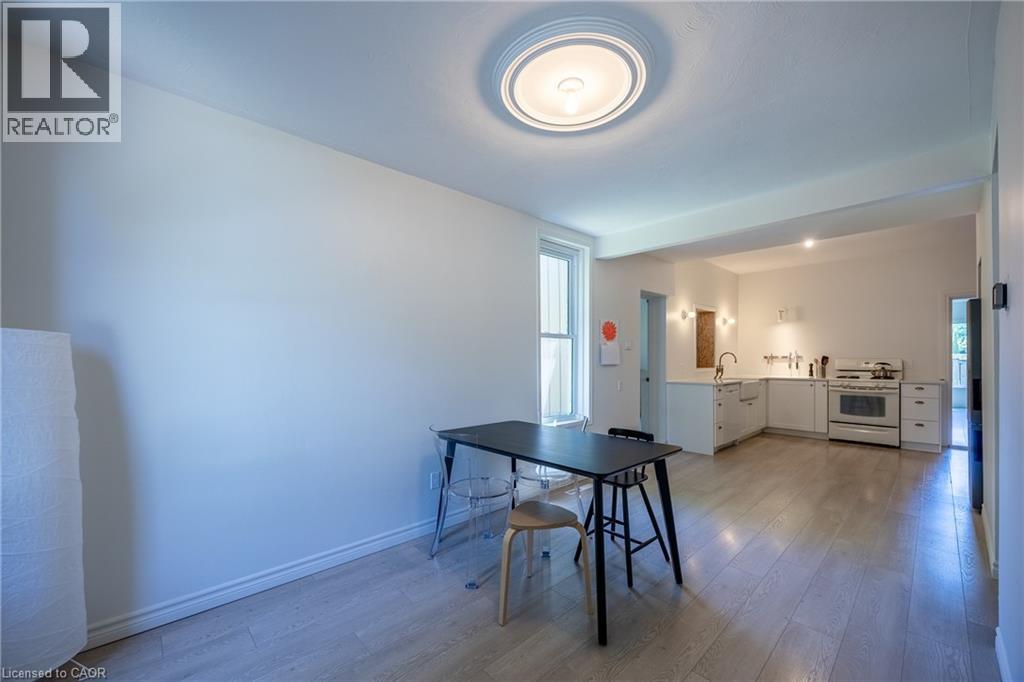 2-bedroom home for sale at 86 GREEN Street, Waterford ON · photo 3 of 32