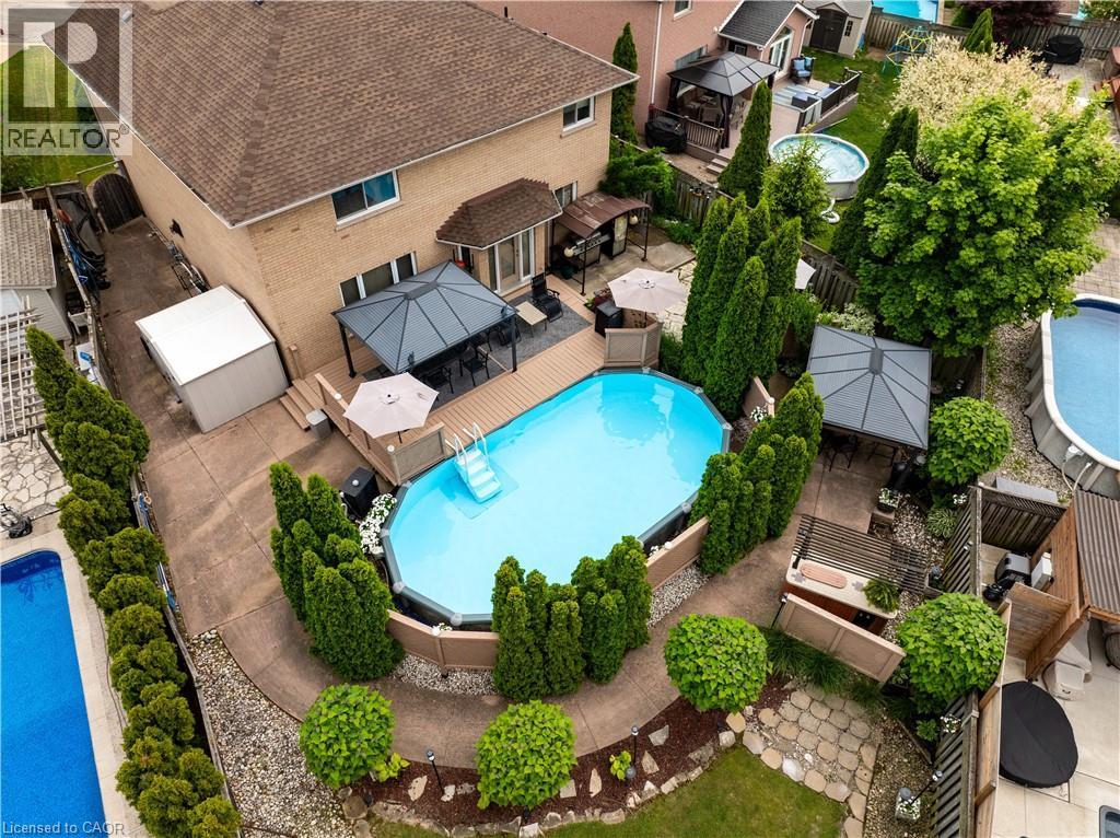 9 SUGARBERRY Court - 32