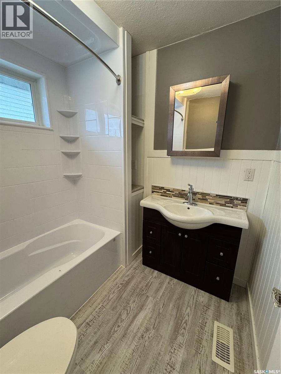 529 Albert STREET - 12