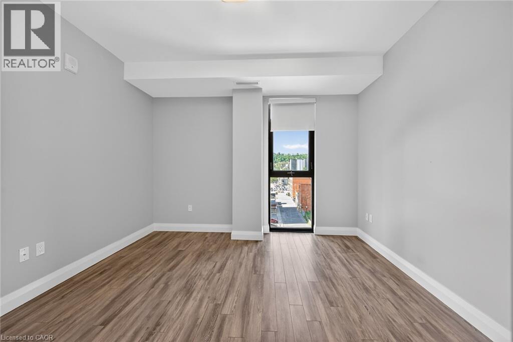 #717 118 KING Street E - 21