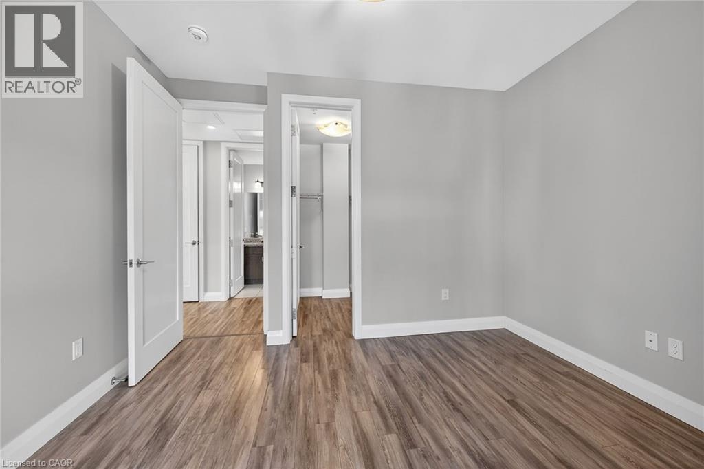 #717 118 KING Street E - 20