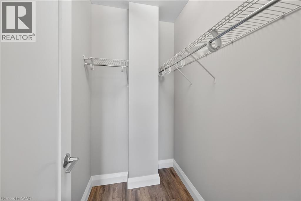 #717 118 KING Street E - 22