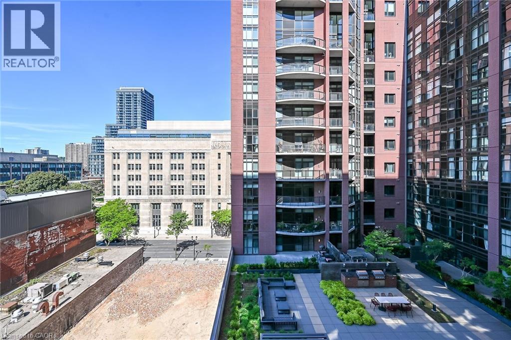 #717 118 KING Street E - 26