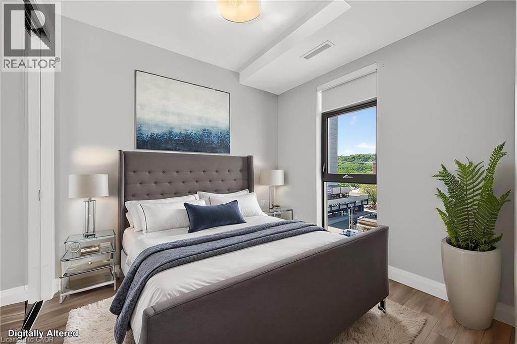 #717 118 KING Street E - 13