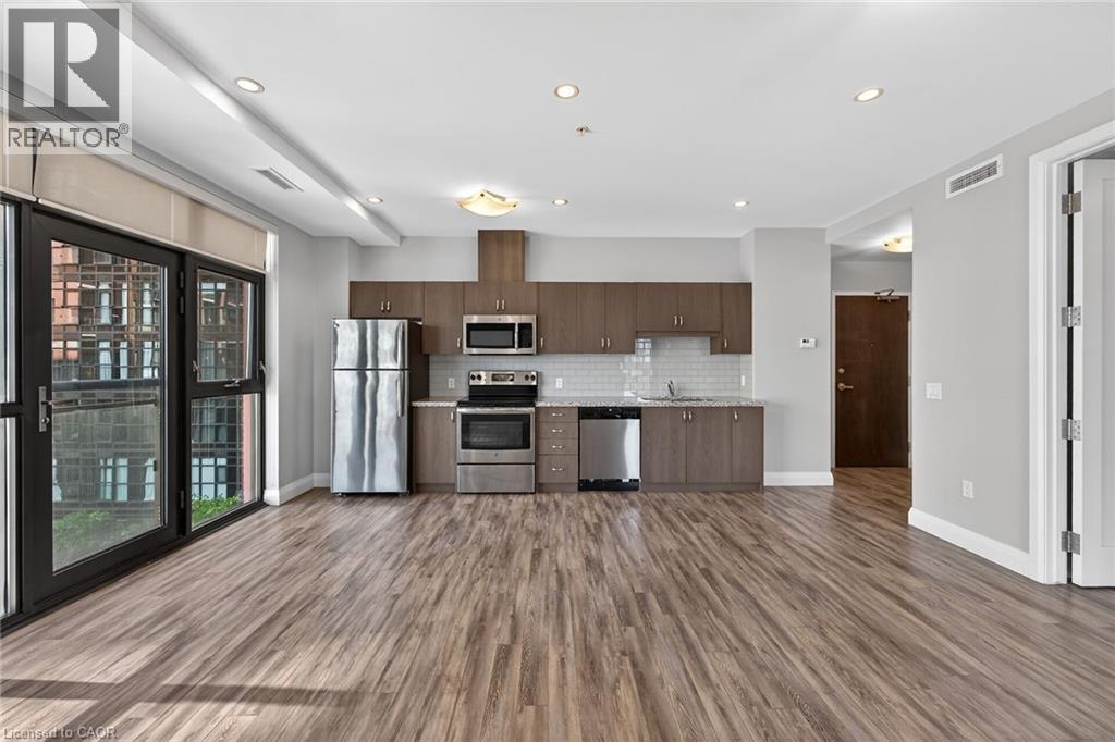 #717 118 KING Street E - 5