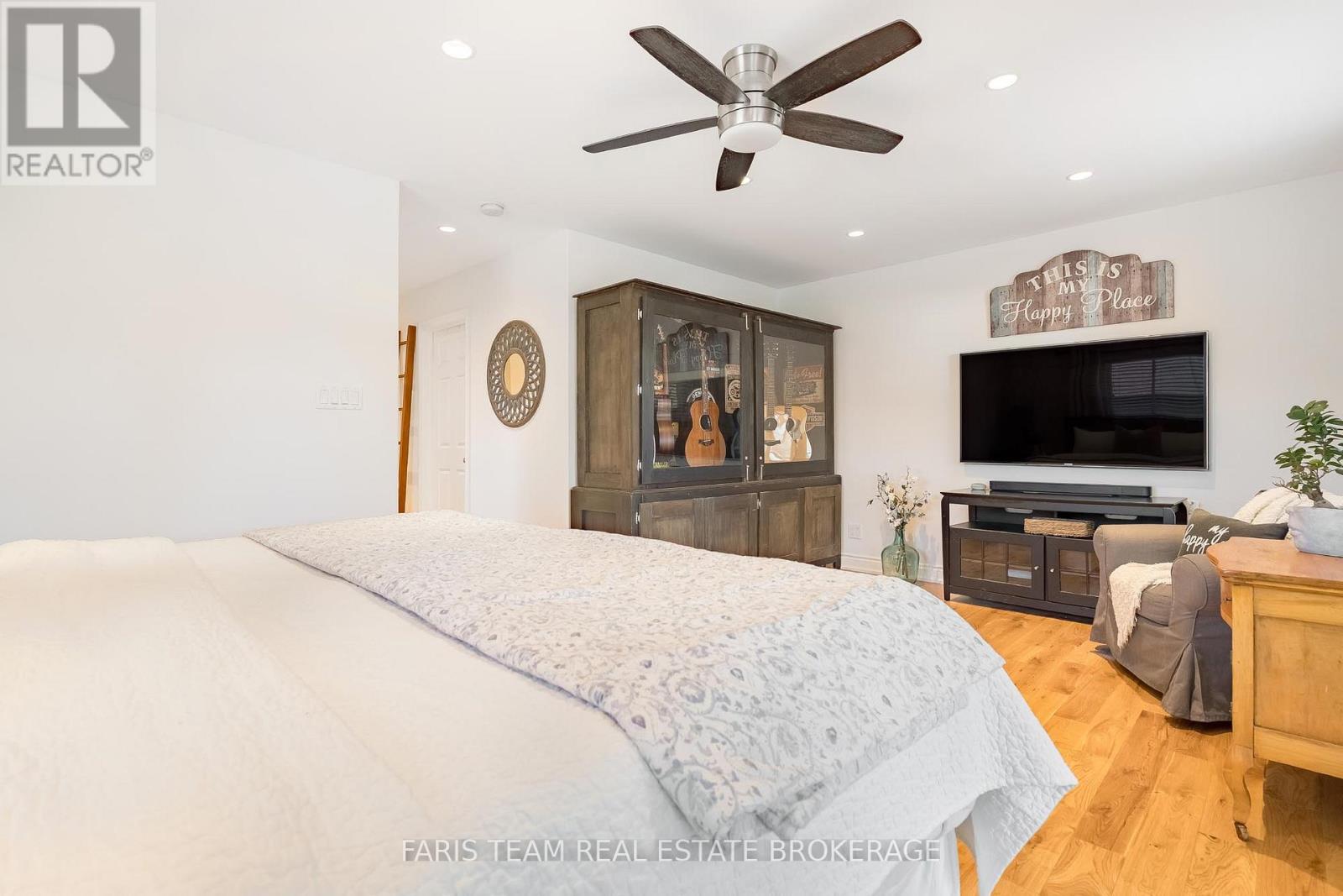 730 TRINITY STREET - 15
