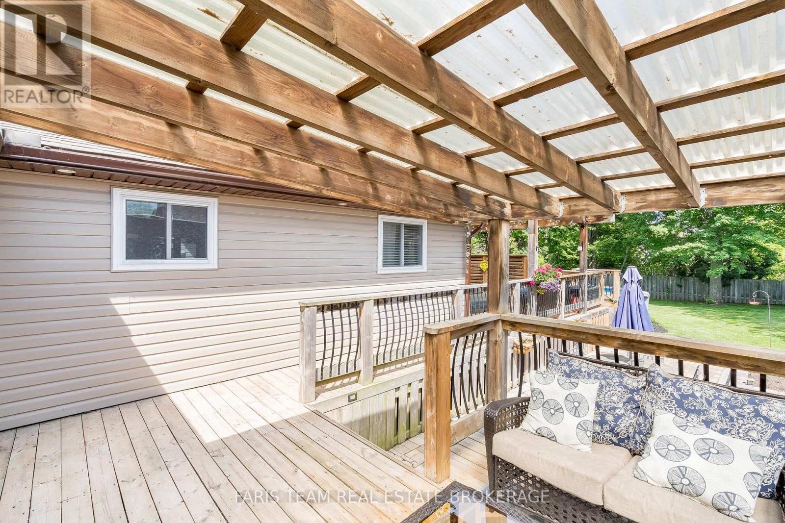 730 TRINITY STREET - 32