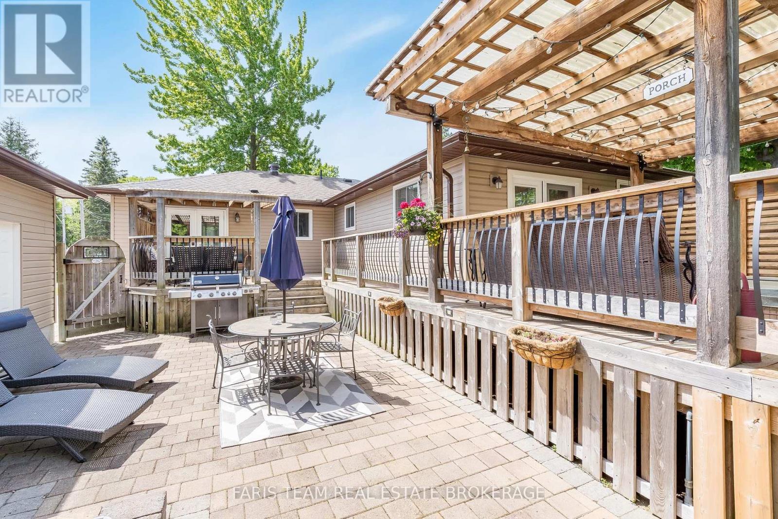 730 TRINITY STREET - 37