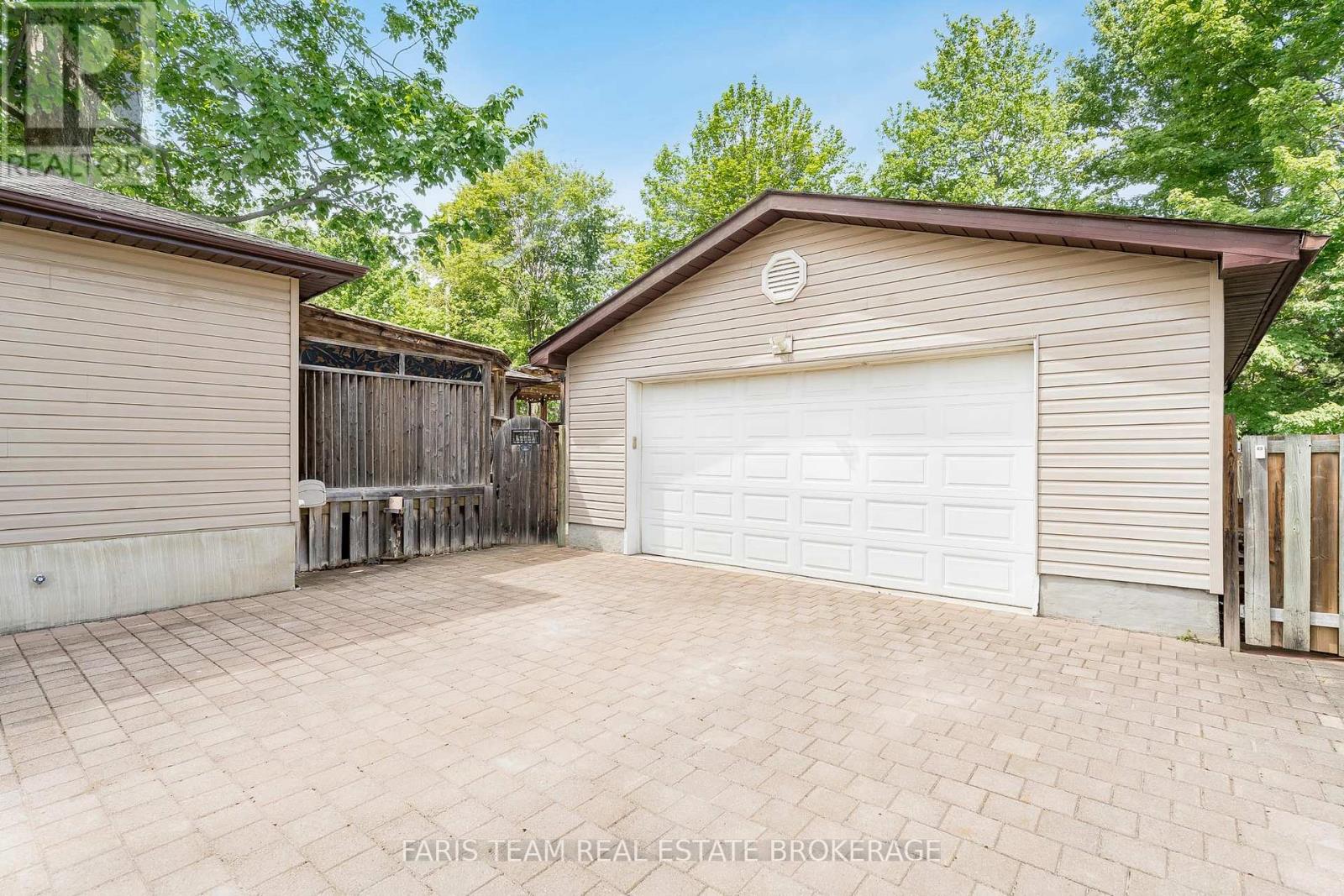730 TRINITY STREET - 38