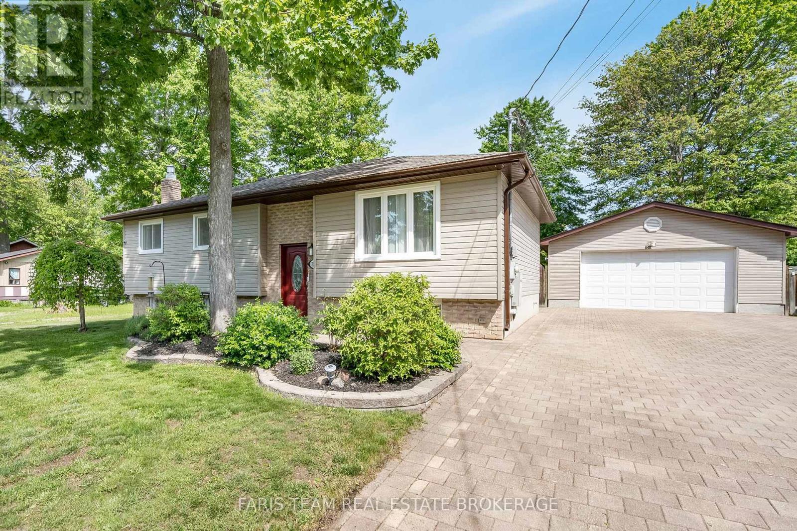 730 TRINITY STREET - 4