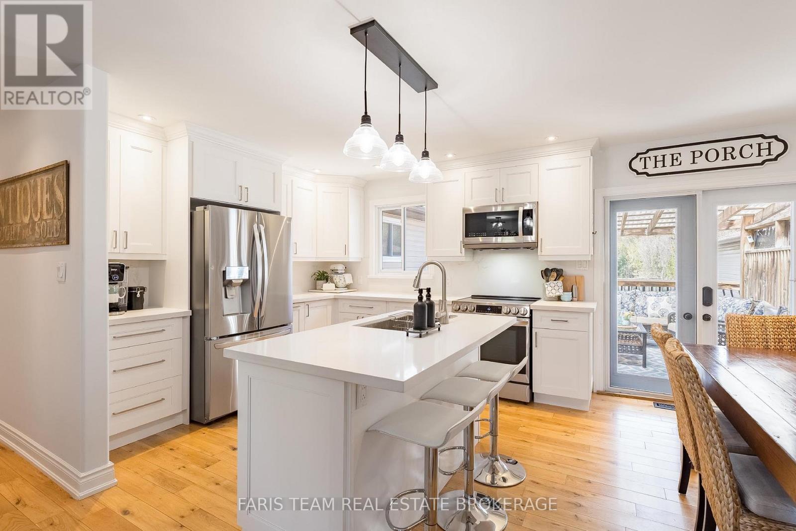 730 TRINITY STREET - 6
