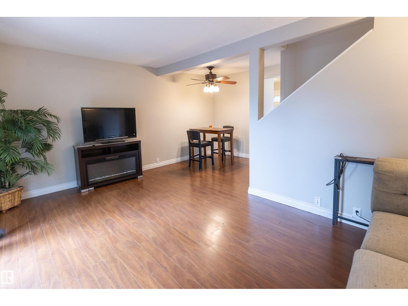 227 Woodbridge WY - 14