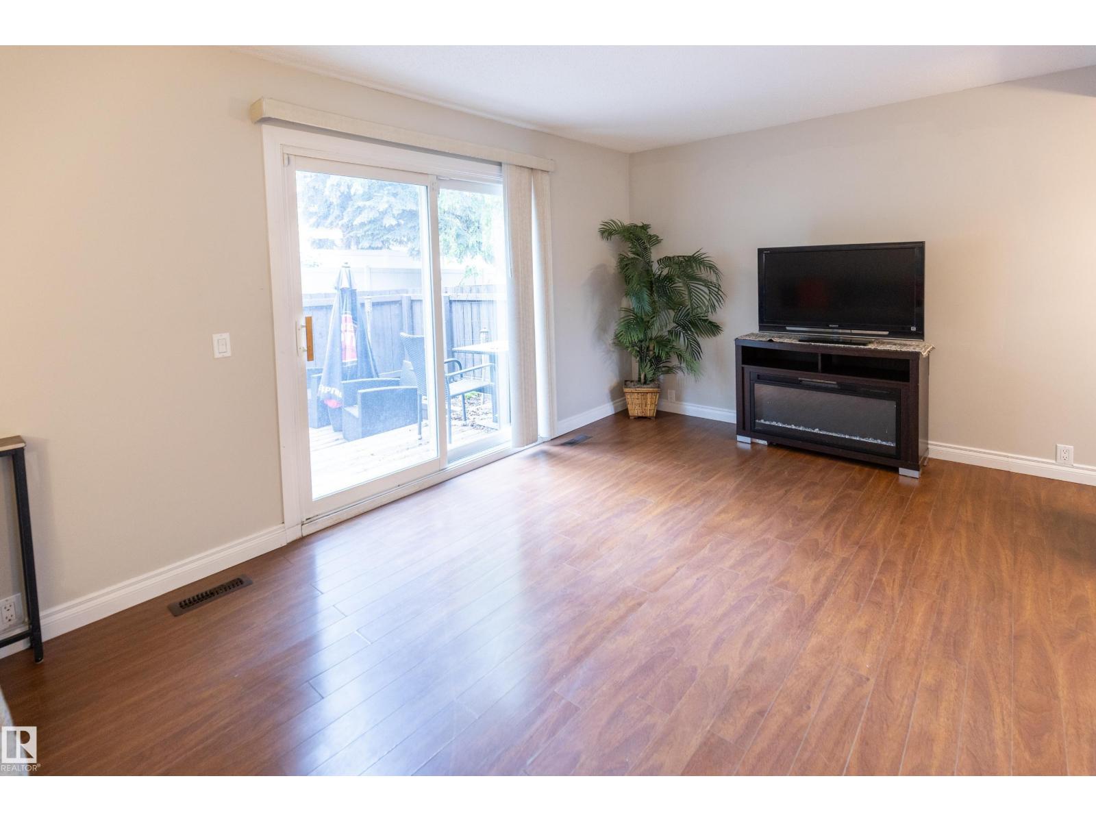 227 Woodbridge WY - 15