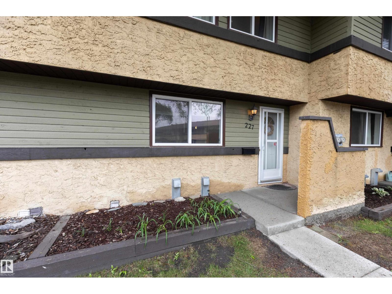227 Woodbridge WY - 3