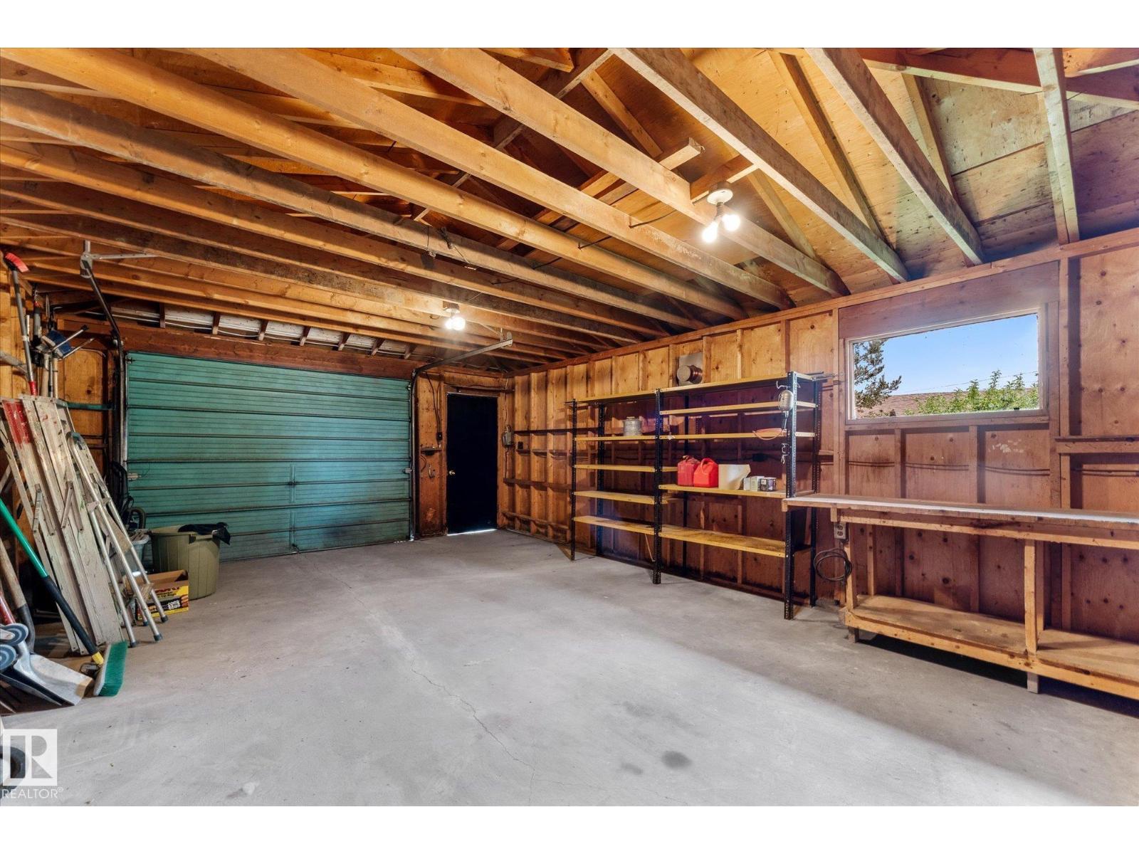 11008 162A AV NW - 45