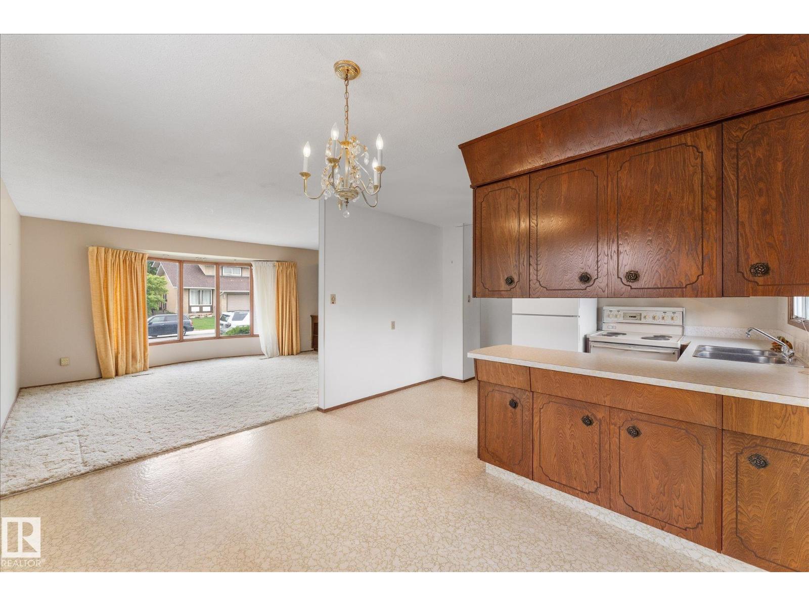 11008 162A AV NW - Image 3
