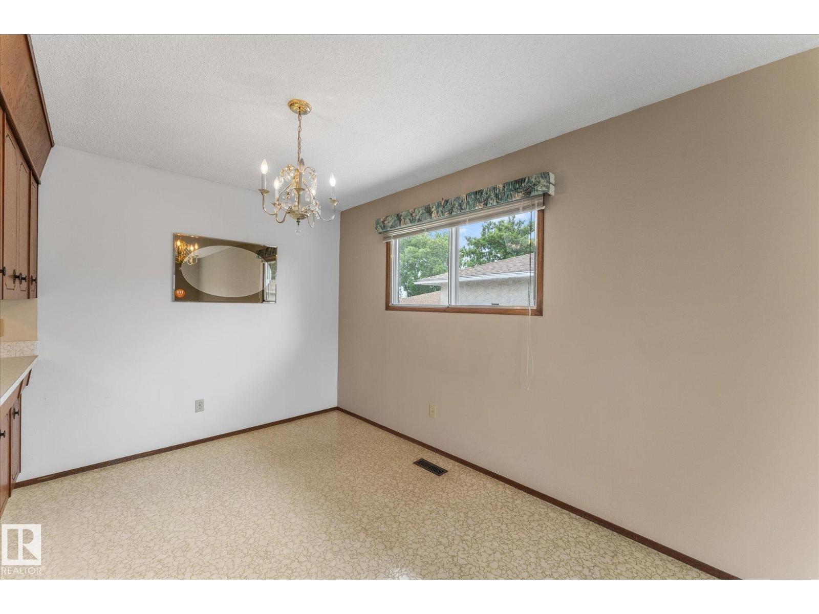 11008 162A AV NW - 26