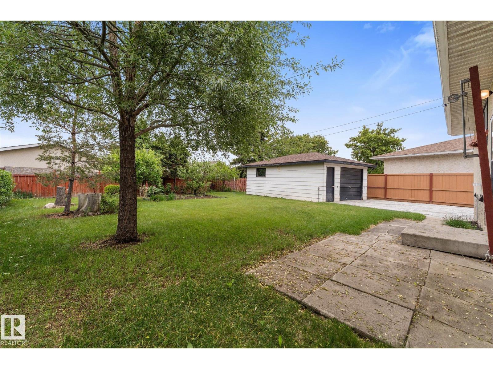 11008 162A AV NW - 37