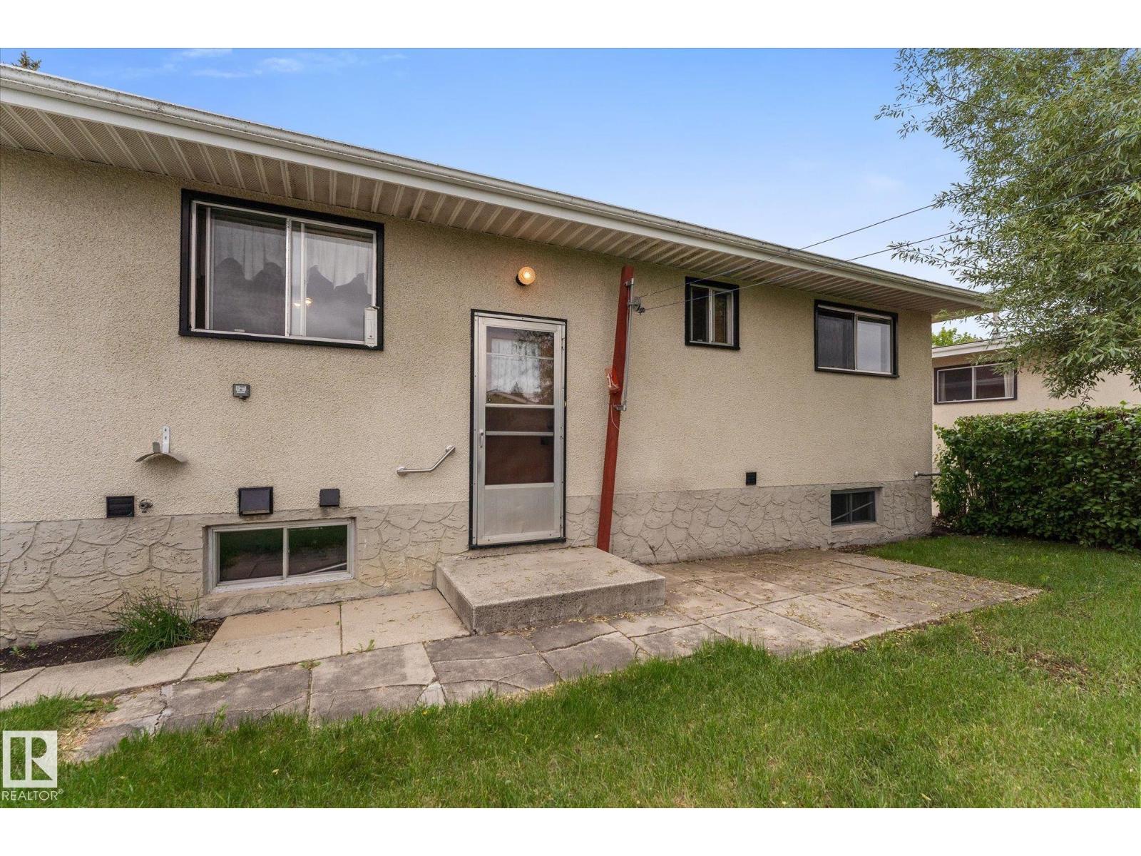 11008 162A AV NW - 33