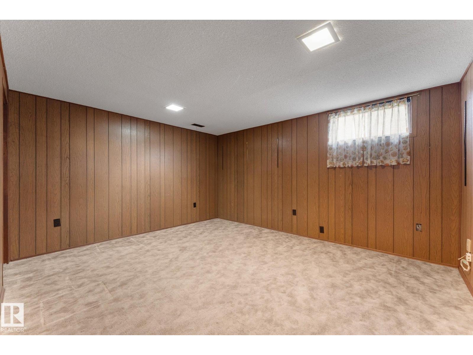11008 162A AV NW - 32