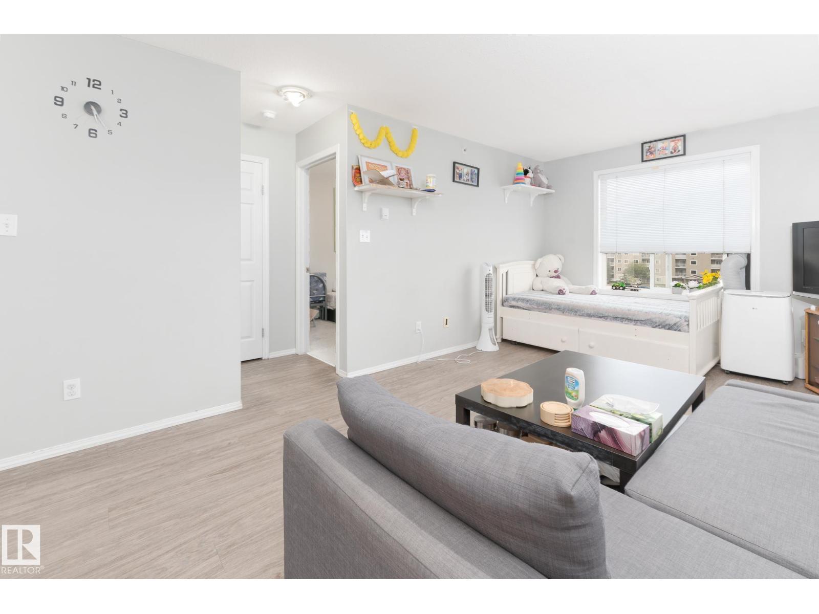 #418 4310 33 ST - 8