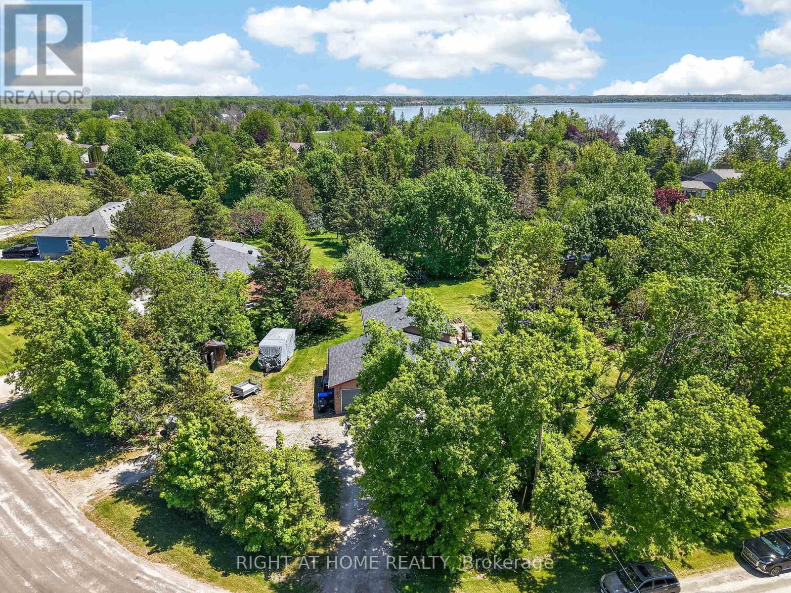 2792 STEPHEN DRIVE - 4