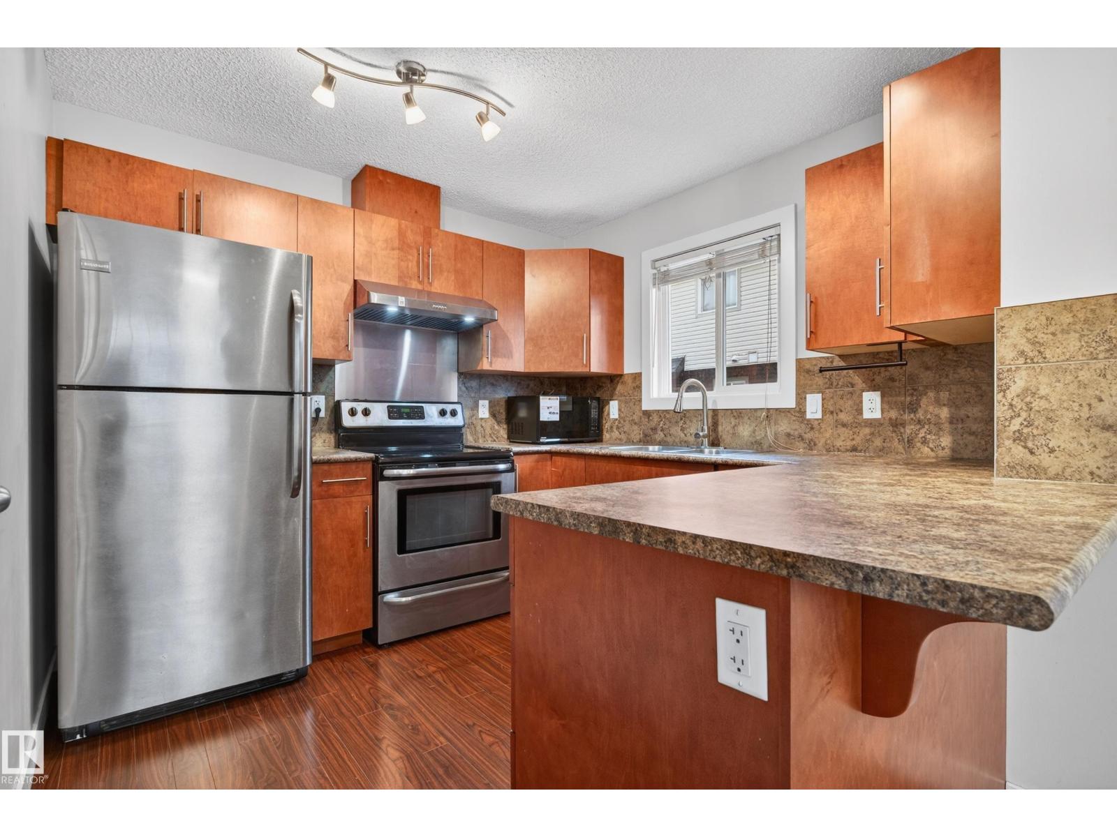 #48 8716 179 AV NW - 22