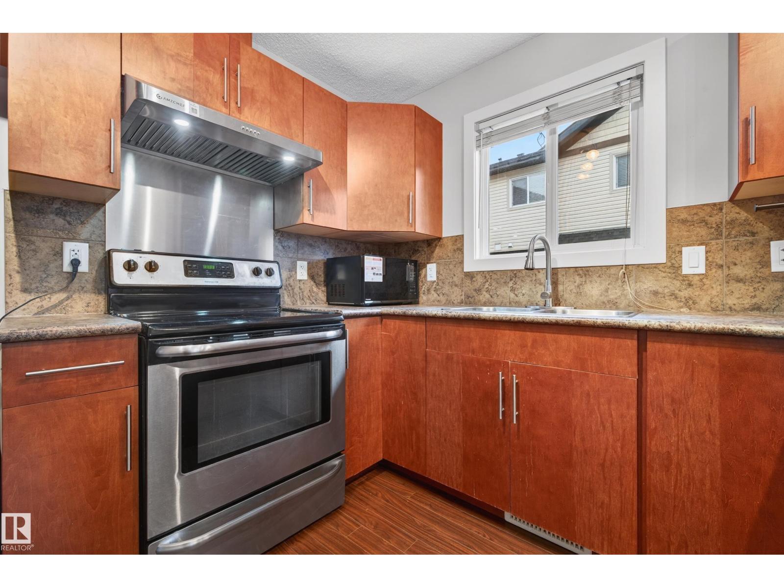 #48 8716 179 AV NW - 21