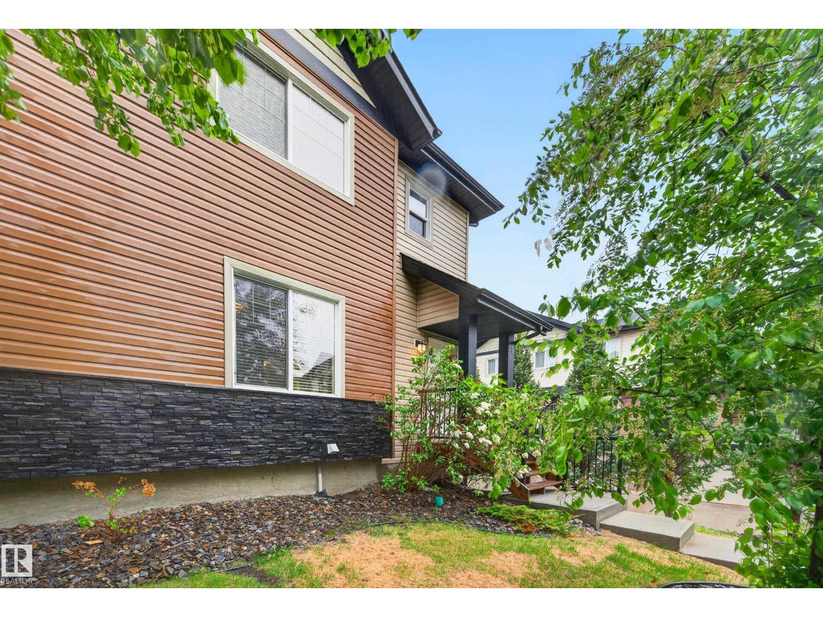 #48 8716 179 AV NW - 4