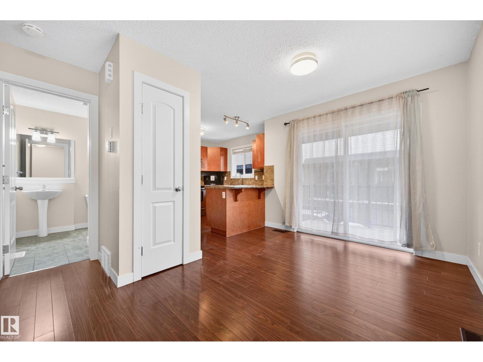 #48 8716 179 AV NW - 15